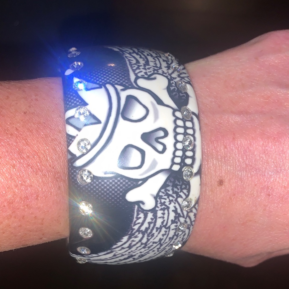 Y2K- Skull Design Bangle - Black and White with crystal stones - Picture 1 of 5